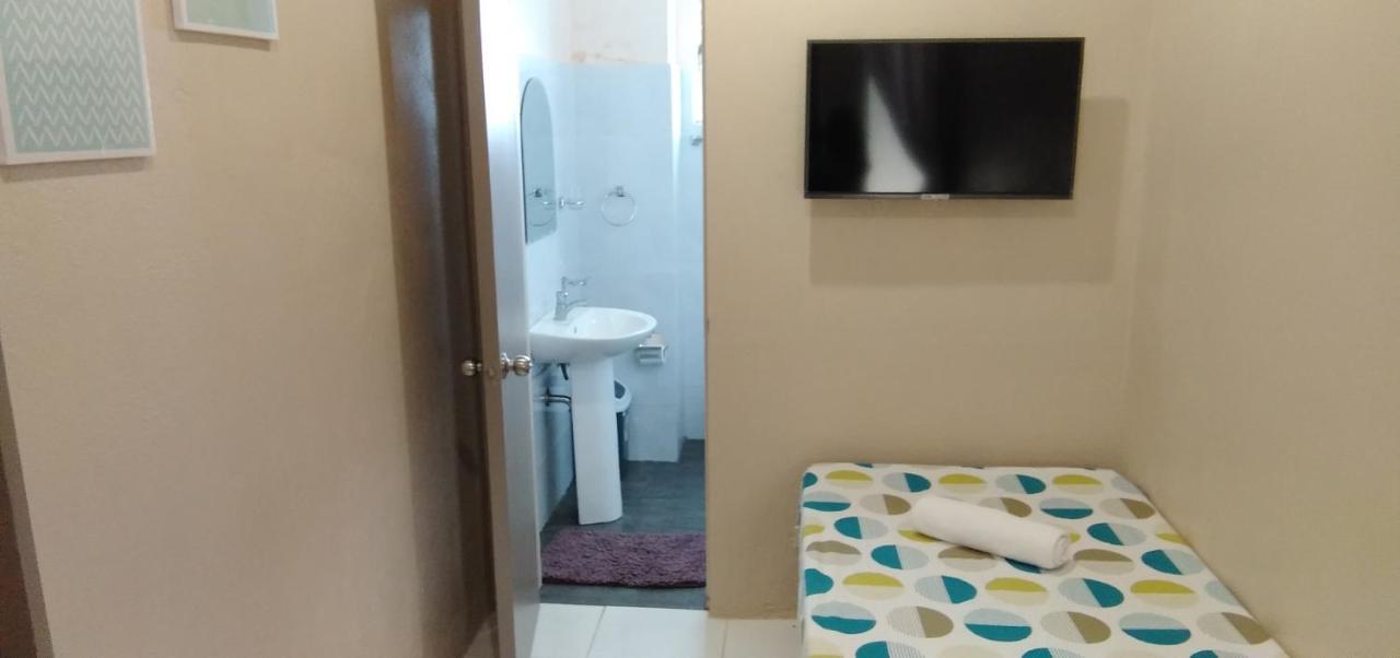 Claytown Pension House Dumaguete City Екстериор снимка