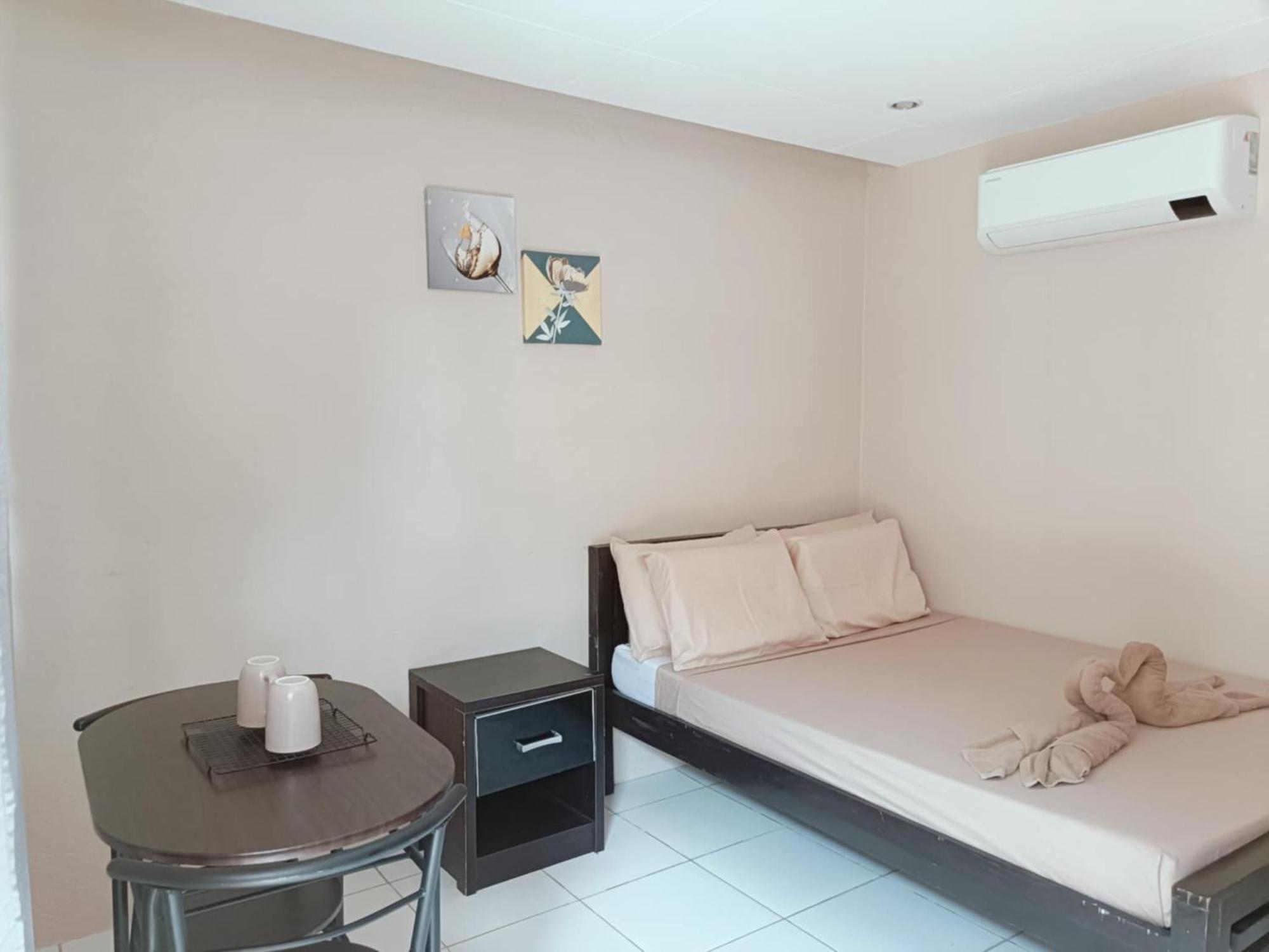 Claytown Pension House Dumaguete City Екстериор снимка