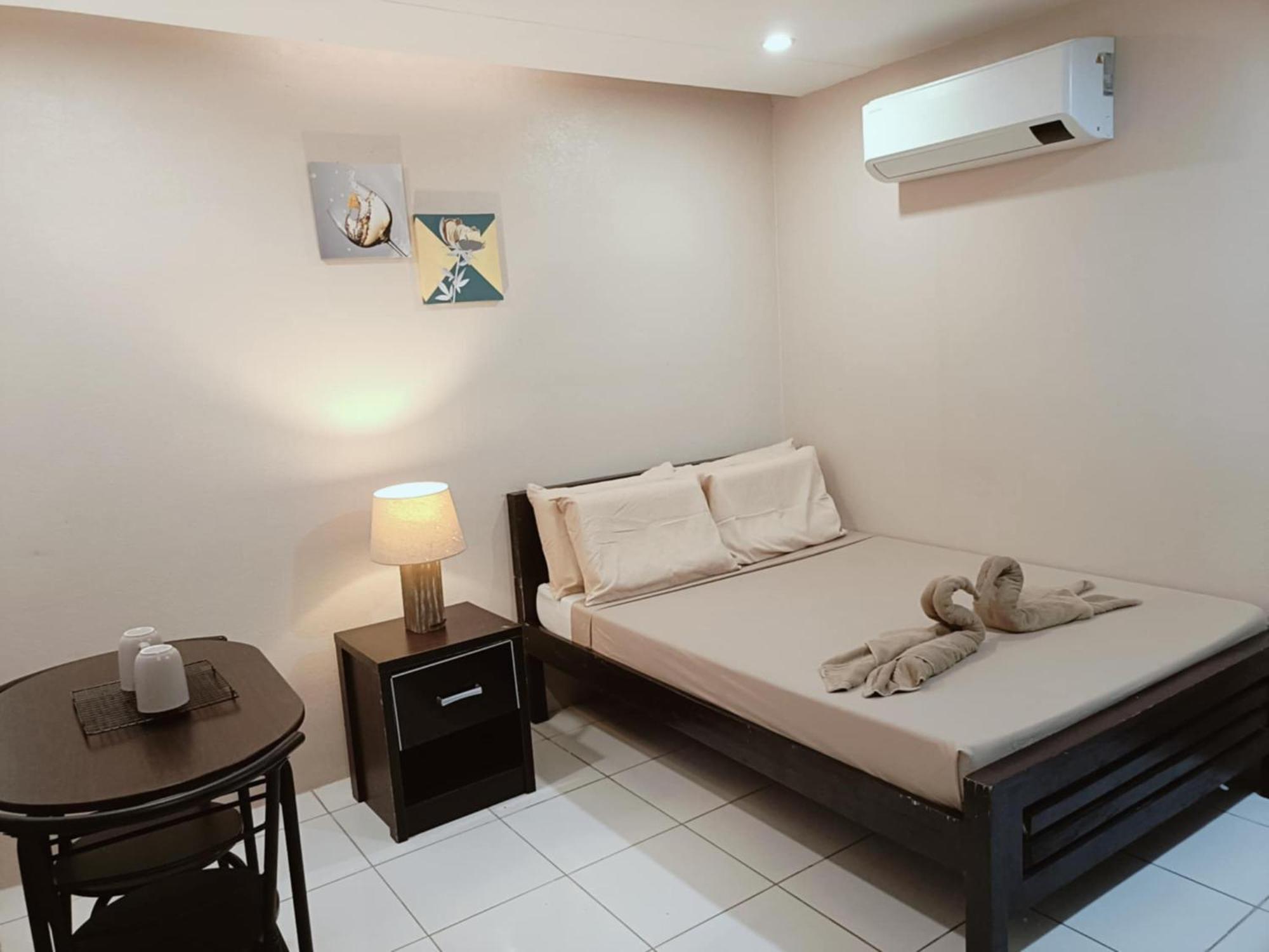 Claytown Pension House Dumaguete City Екстериор снимка