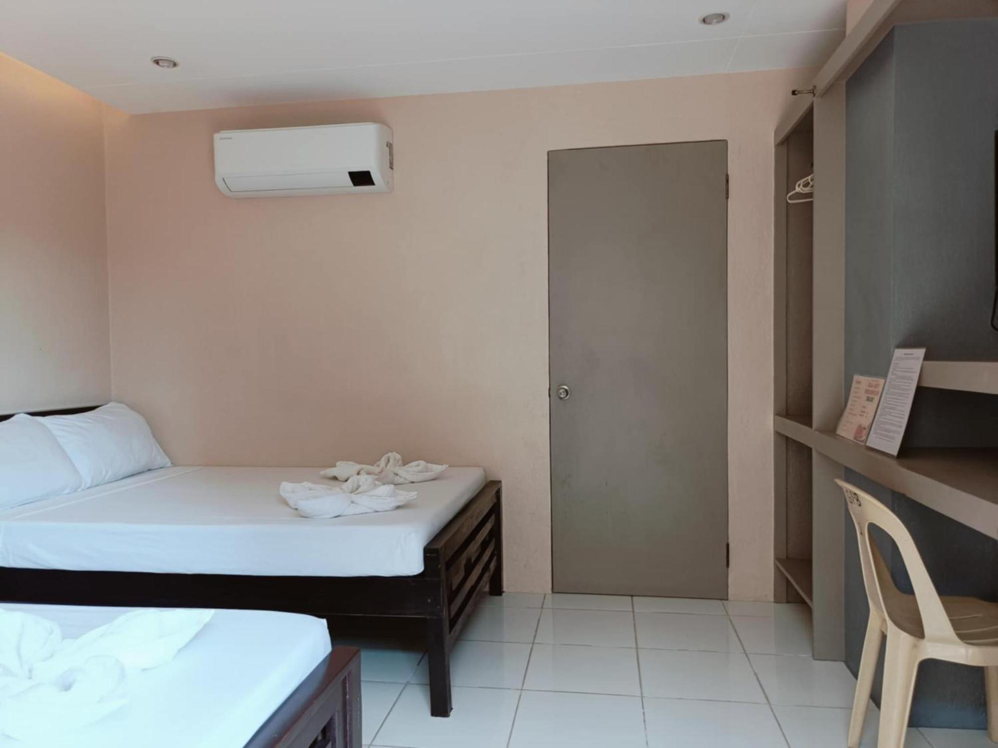 Claytown Pension House Dumaguete City Екстериор снимка
