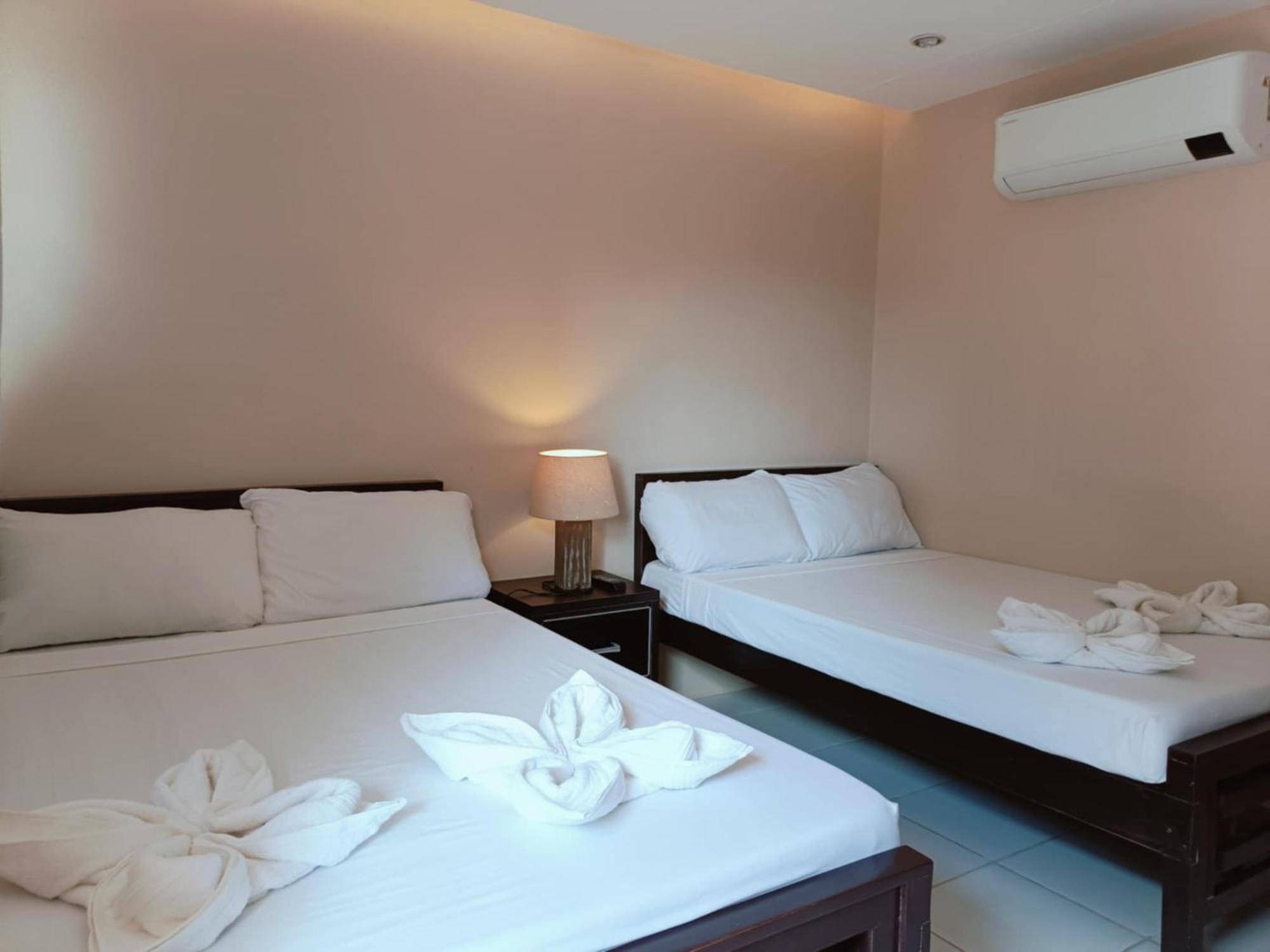 Claytown Pension House Dumaguete City Екстериор снимка