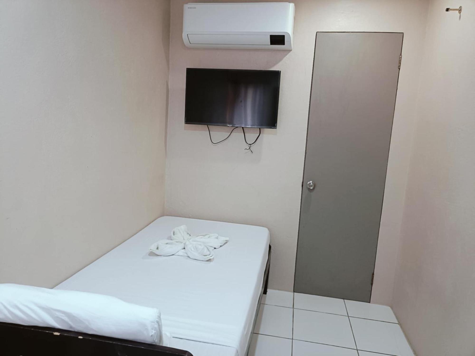 Claytown Pension House Dumaguete City Екстериор снимка