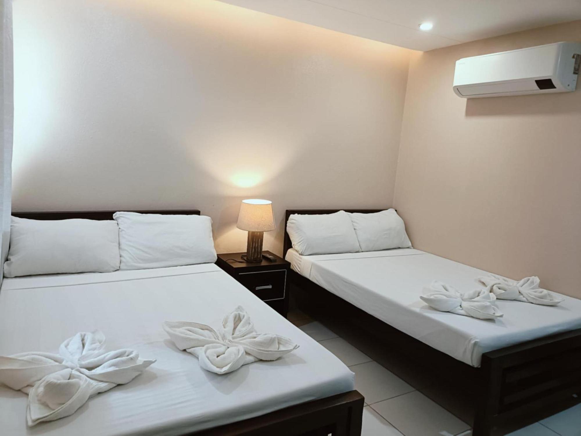 Claytown Pension House Dumaguete City Екстериор снимка