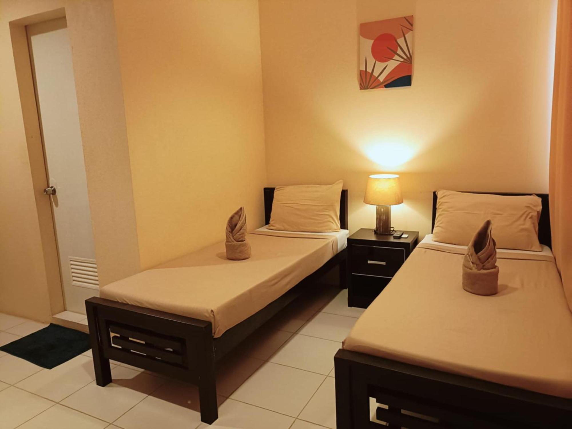 Claytown Pension House Dumaguete City Екстериор снимка